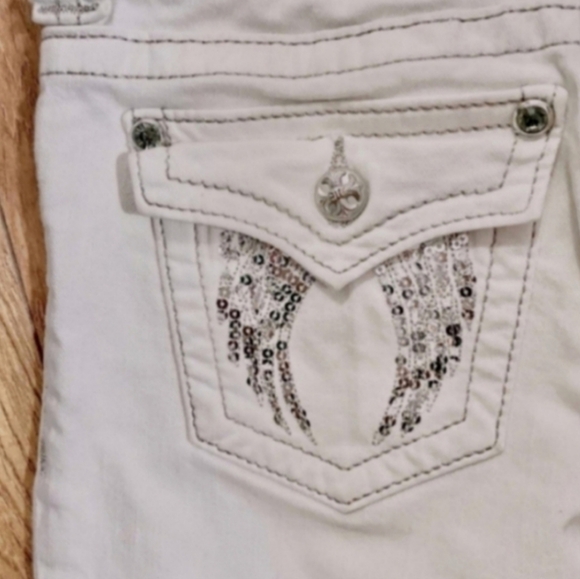 Gorgeous Miss Me Capri Jeans With Silver Embellishments & Silver Threading - Picture 1 of 3